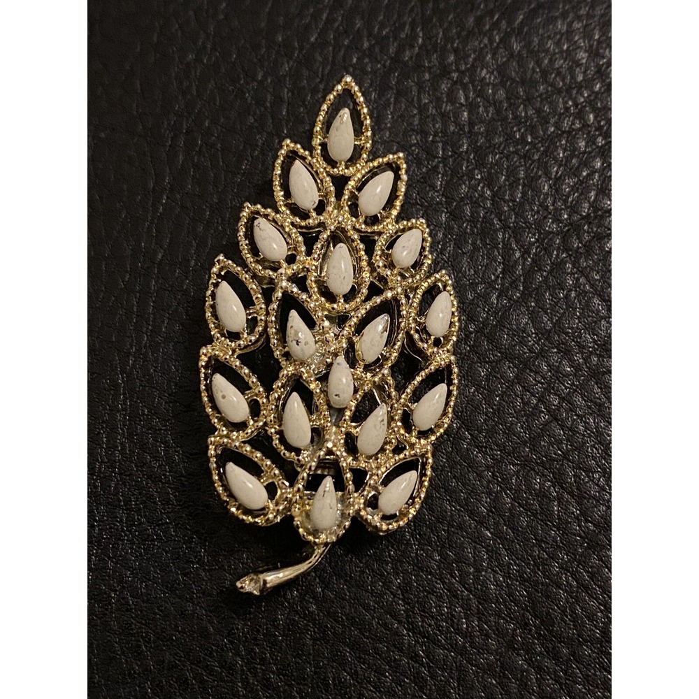 VNTG 1970's Gerry's Signed Cream Ivory Enamel Leaf Gold Tone Pin Brooch 2" x 1"
